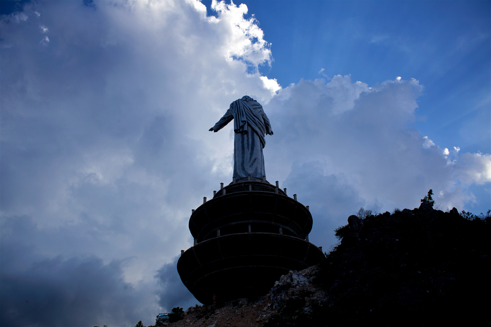 Statue de Jesus à Makassar, Pays Toraja en Sulawesi, Indonésie : .